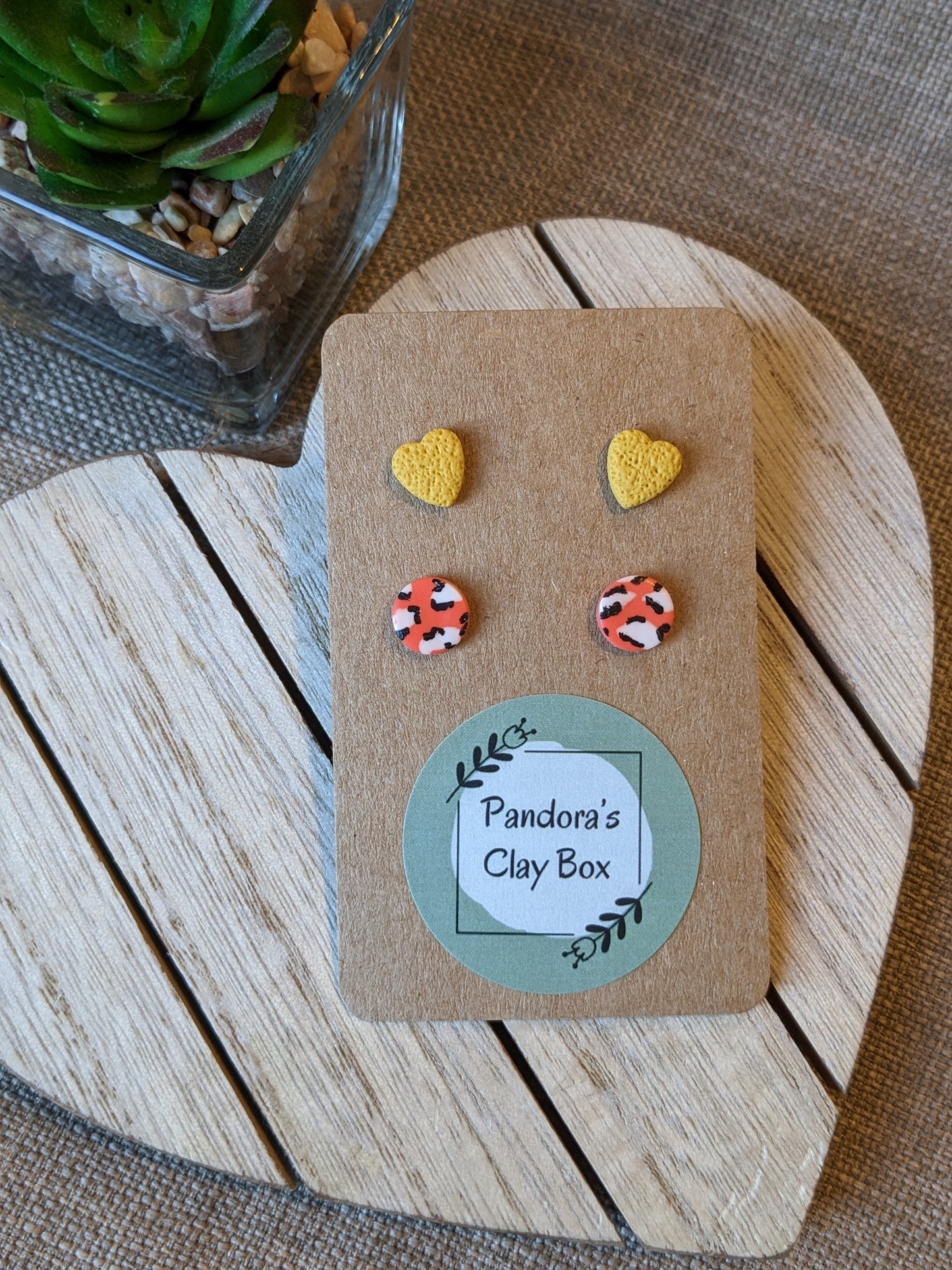 Mustard/coral stud duo